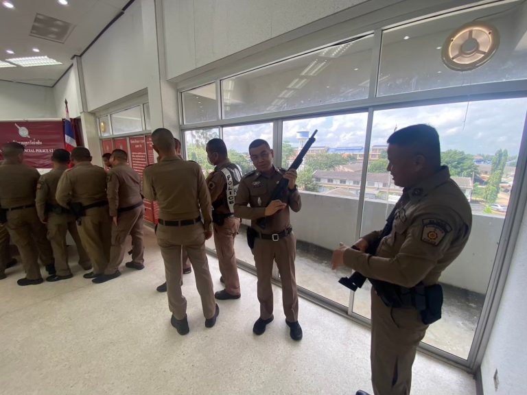 LINE_ALBUM_ตรวจปืน_250321_12