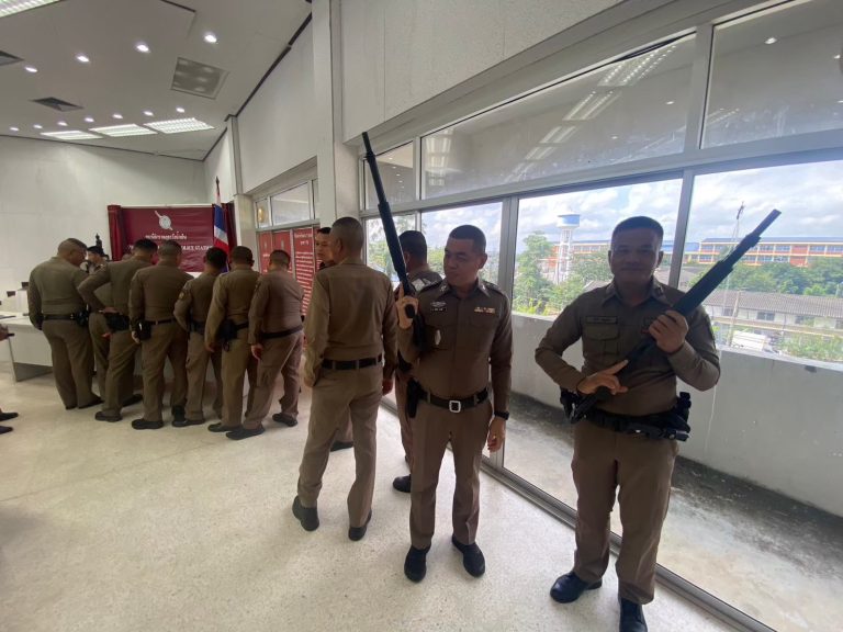 LINE_ALBUM_ตรวจปืน_250321_14